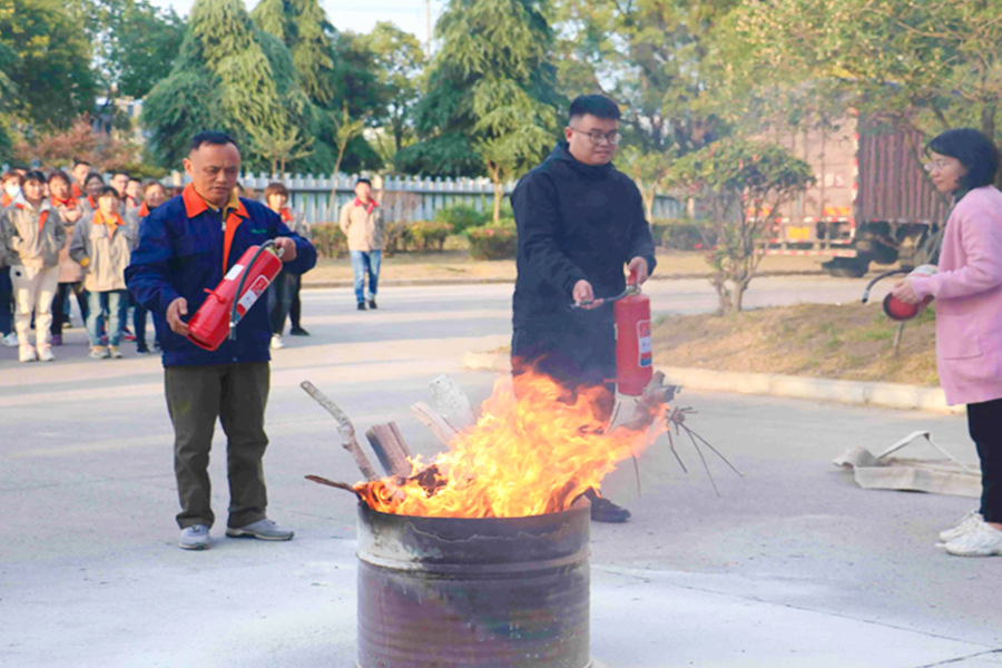 Spoločnosť vykonáva požiarne cvičenia